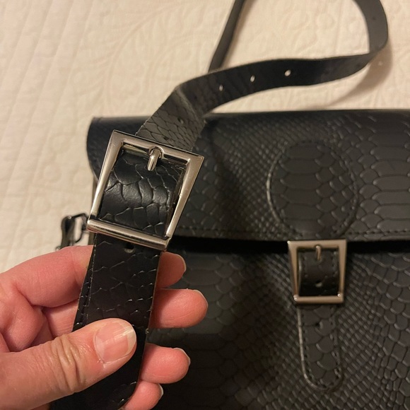 Brit-Stitch Black Reptile Patterned Leather Crossbody Satchel Messenger Bag EUC - Picture 8 of 10